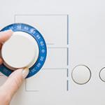 なかなか汚れが落ちない「冬場の洗濯方法」　水が冷たい時の対処法とは