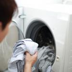 乾燥機で乾かした洗濯物が臭い！？　意外な理由と対策方法は