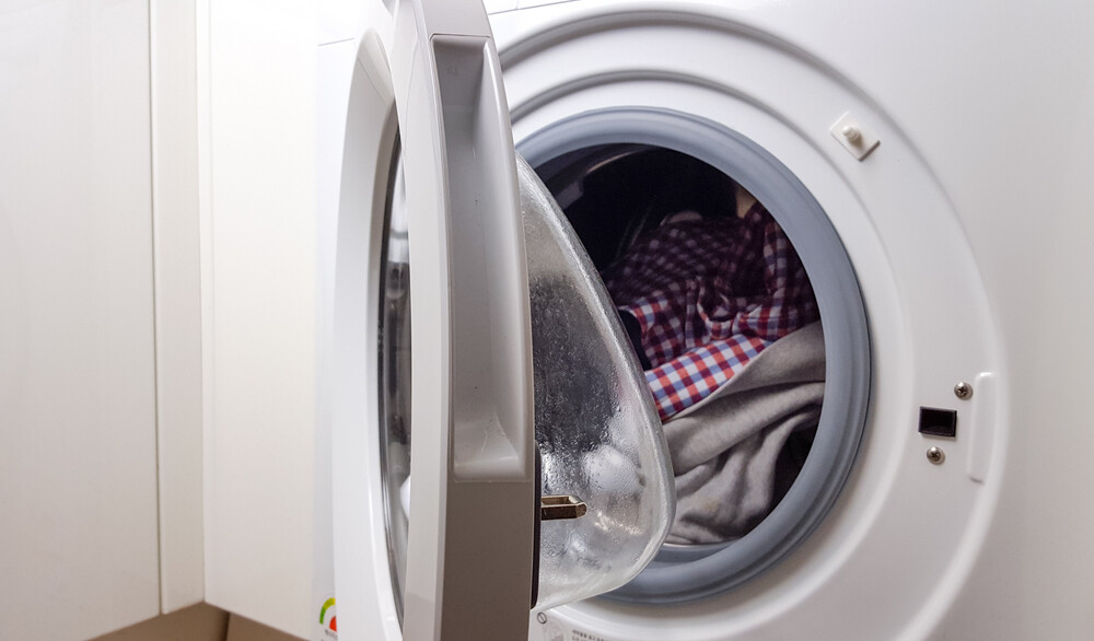 一人暮らしに衣類乾燥機は必要？　コインランドリーでの代用は可能？